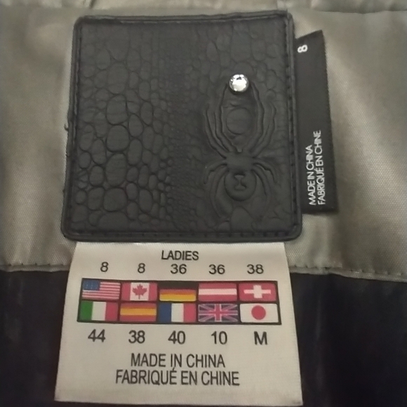 Sexy body hugging‎ fitted Spyder light weight winter jacket - Picture 2 of 8